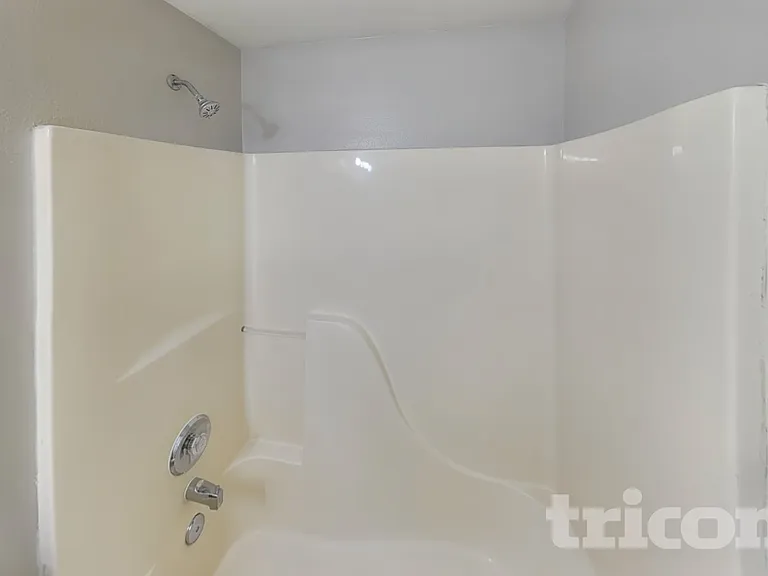 1105 Village Pkwy E — Photo 17