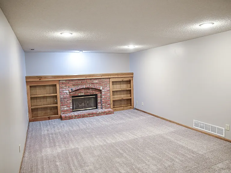 3636 Winchester Dr — Photo 18