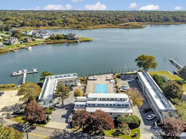 30 Little Neck #19, Southampton, NY 11968
