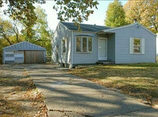 9 E Pleasant View Dr, Des Moines, IA 50315