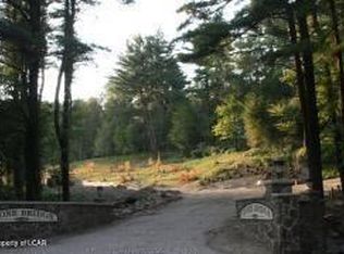 12 Cobblestone Ln, Shavertown, PA 18708