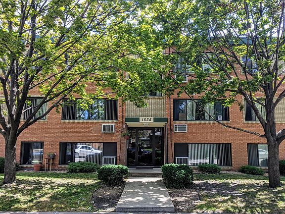 3rd image of 1835 Ulysses St NE #7