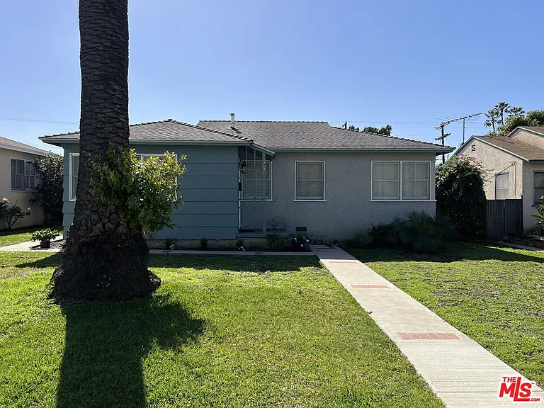 2929 Westwood Blvd — Photo 2