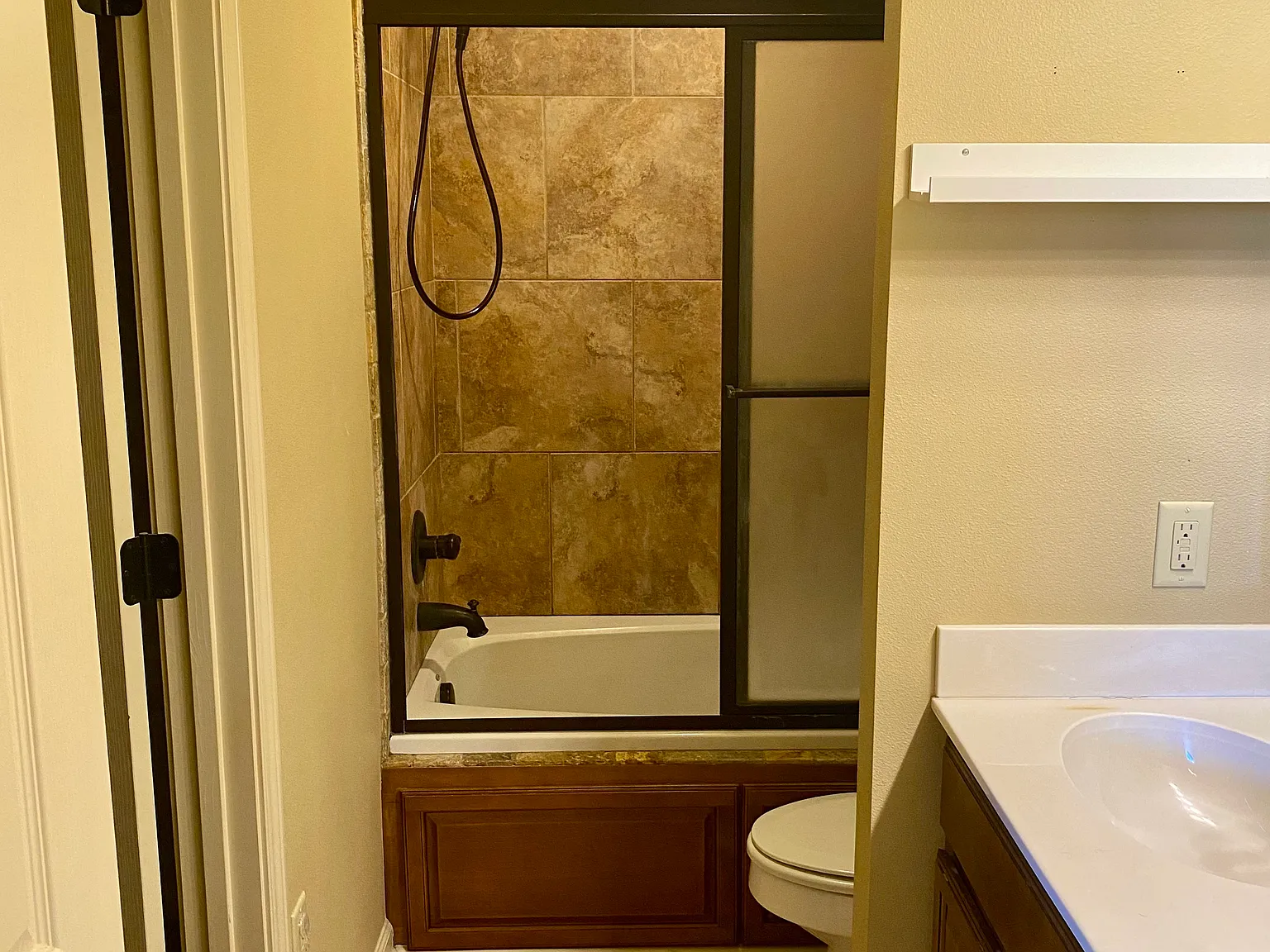 3 bed, 1369 sqft, $1,695 — Photo 3