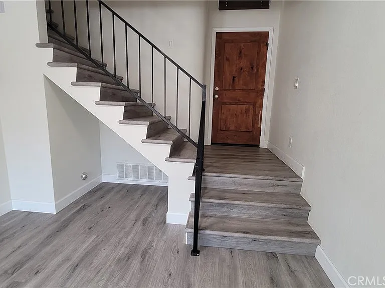 1112 S Cypress Ave #28 — Photo 8