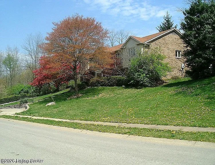 2311 Fallsview Rd — Photo 17