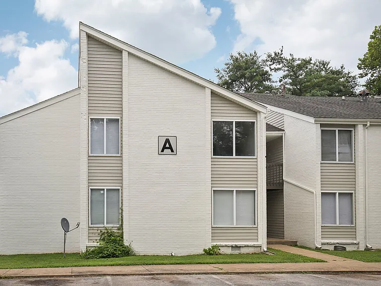Northfield Manor Apartments — Photo 33