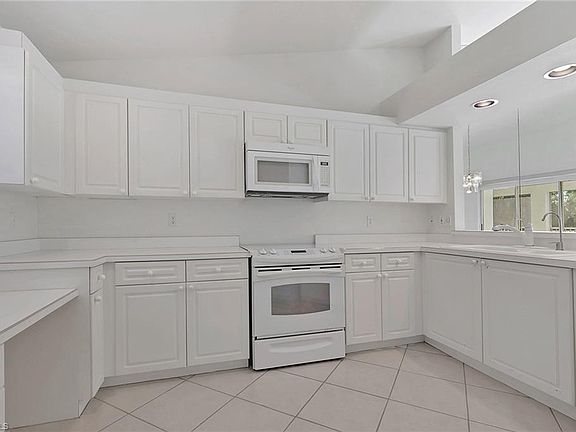 4th image of 13140 Hamilton Harbour DR #F10
