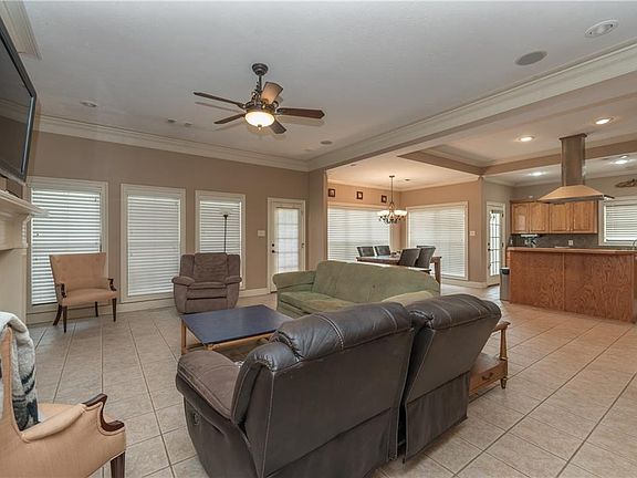 5th image of 6005 Hannah Dr