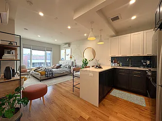 1431 Lincoln Place