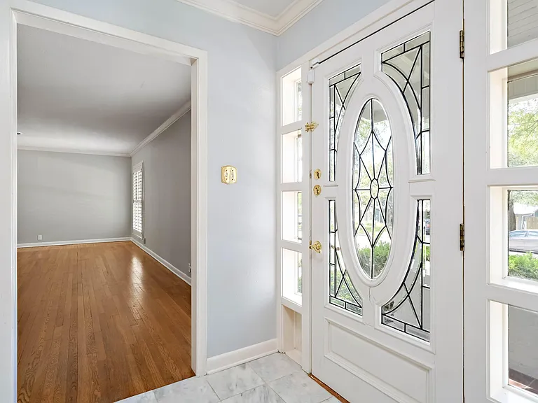 705 Eventide Dr — Photo 4