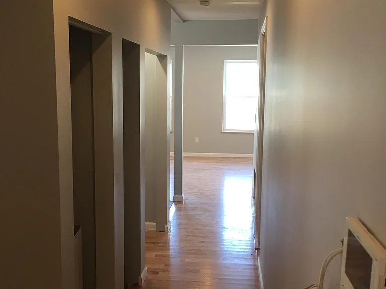 136 E 8th Ave #1 — Photo 3
