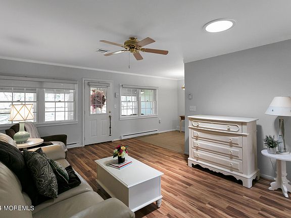 4th image of 825B Balmoral Court #B