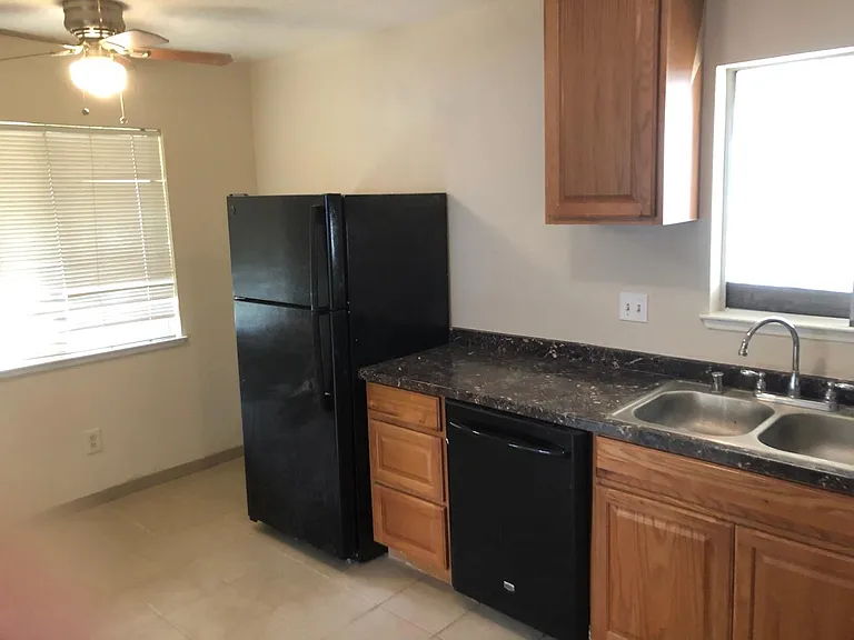 617 Granger Ave #617 — Photo 5