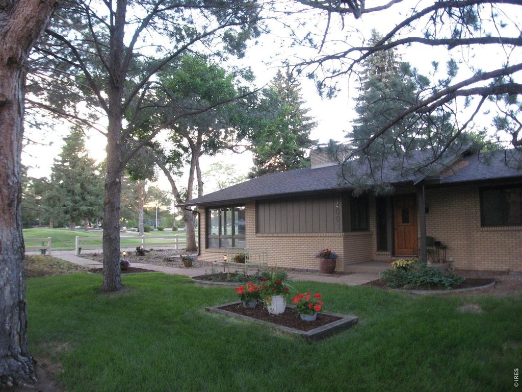 2002 Country Club Rd