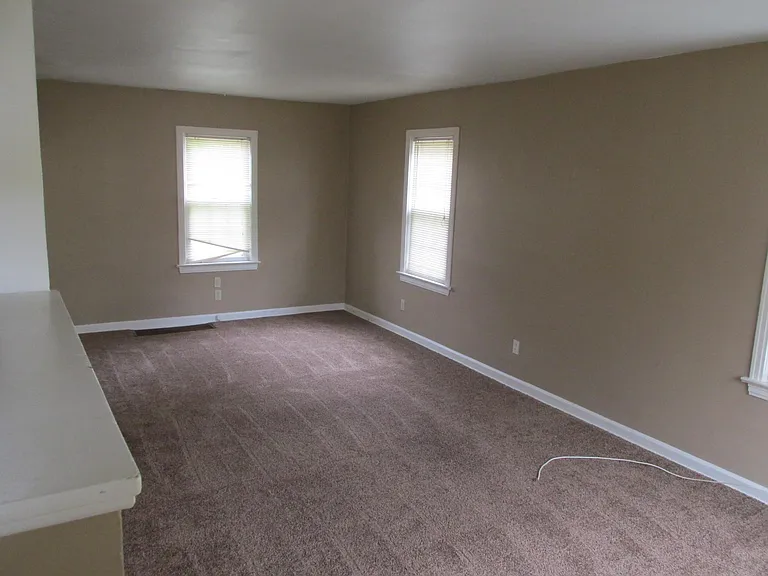 1042 Taggart St NW — Photo 7