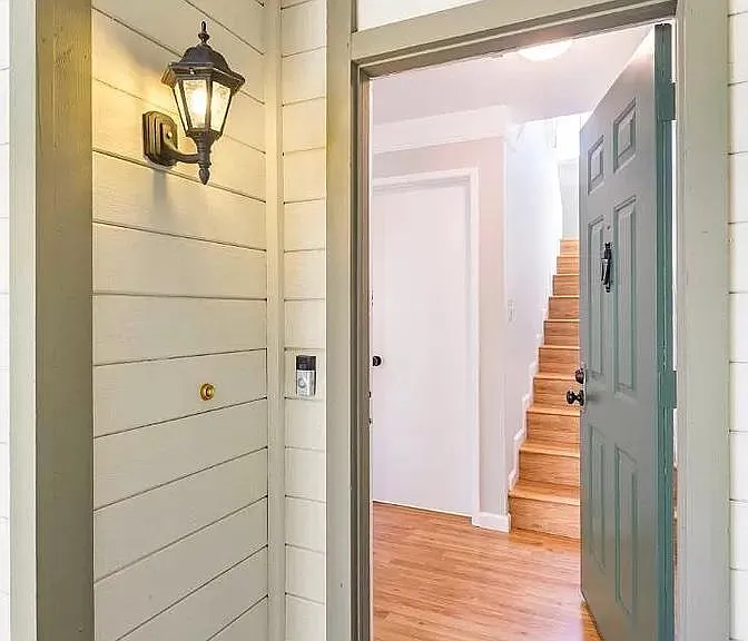38 Devonshire Ave #8 — Photo 3