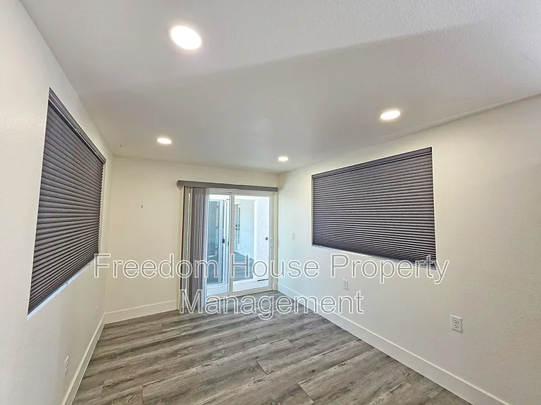 3630 E Vineyard Dr N — Photo 53