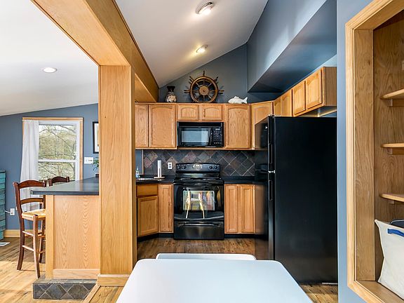 Vaulted Ceiling in Kitchen