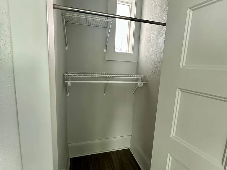 814 Columbia St — Photo 30