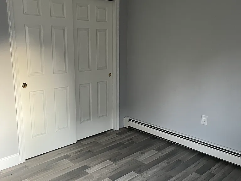 142 New York Ave — Photo 8
