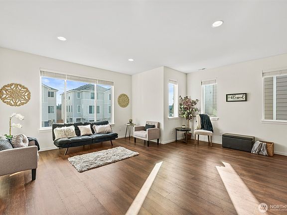 5th image of 10049 Kings Landing Avenue NW