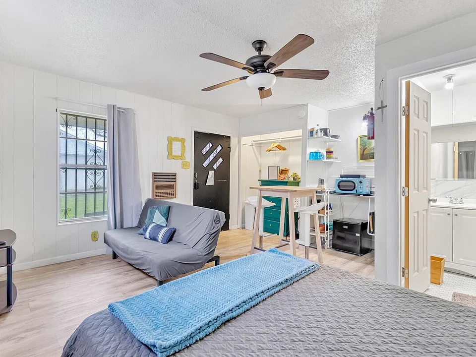 1411 & 1407 Leal St #2