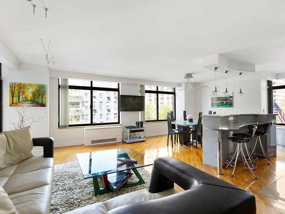 1st image of 400 E 70th St #304/5