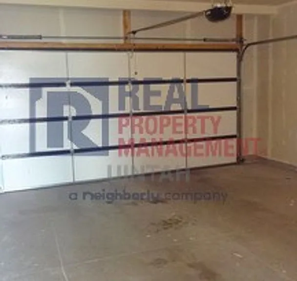 420 E Gray Fox Ln — Photo 2