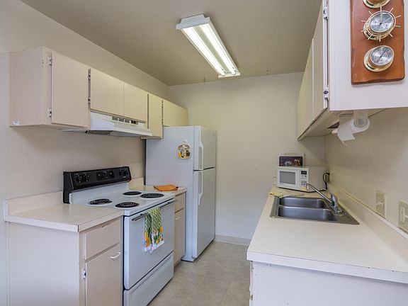 4th image of 974 Kiely Blvd Unit G