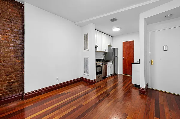 Rented by Compass | media 6