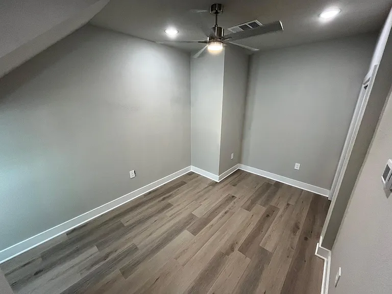The Purple Rail Townhomes — Photo 13