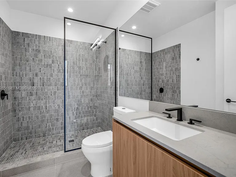 91 NW 27th St #503 — Photo 18