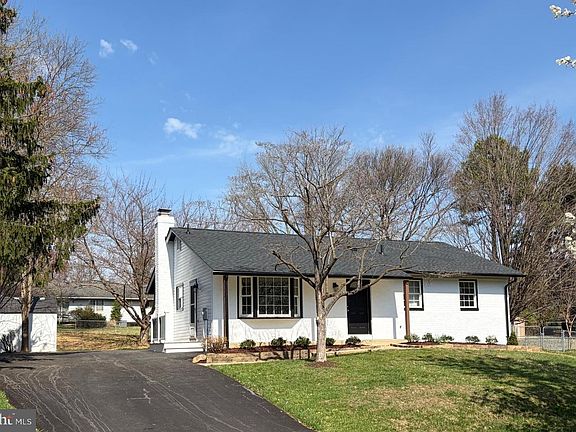 4th image of 24320 Log House Rd