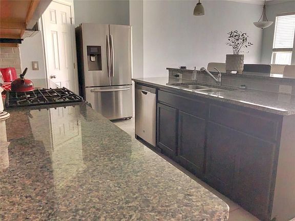 5th image of 2938 Cantabria St