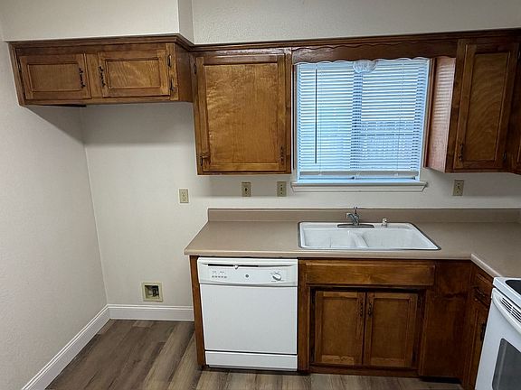 4th image of 1536 Orchard St