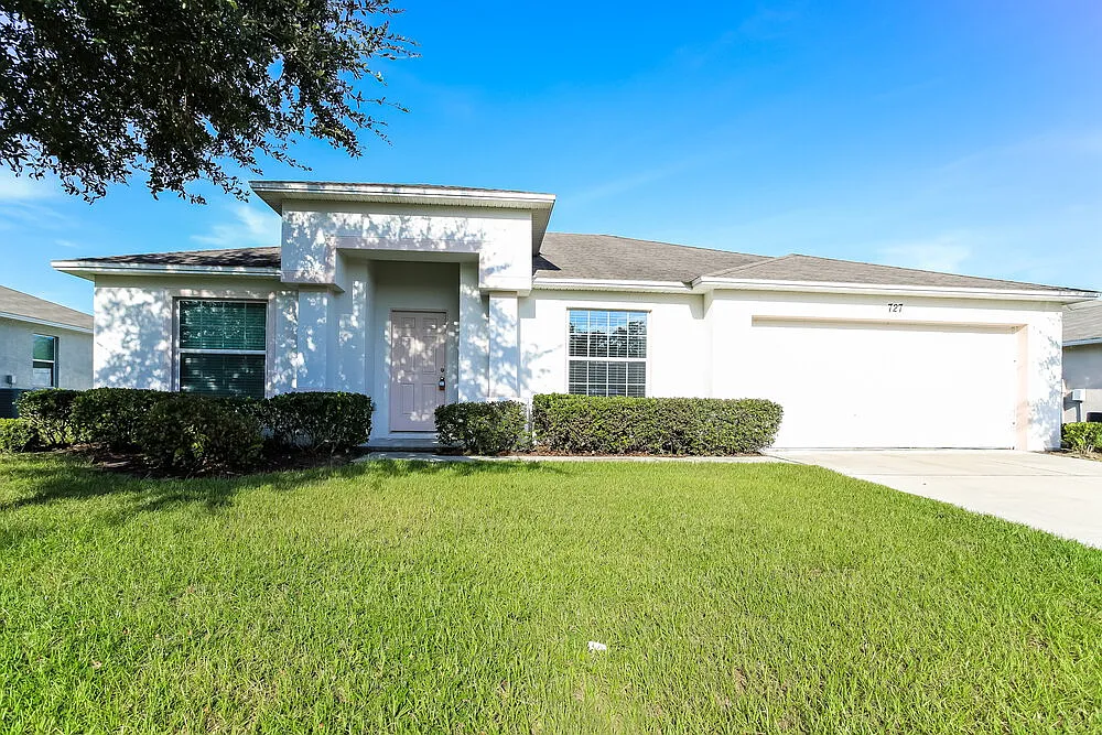 4 bed, 2.0 bath, 1710 sqft, $2,010 — Photo 1