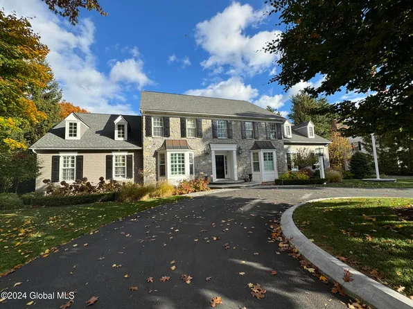 6 Graystone Road, Loudonville, NY 12211