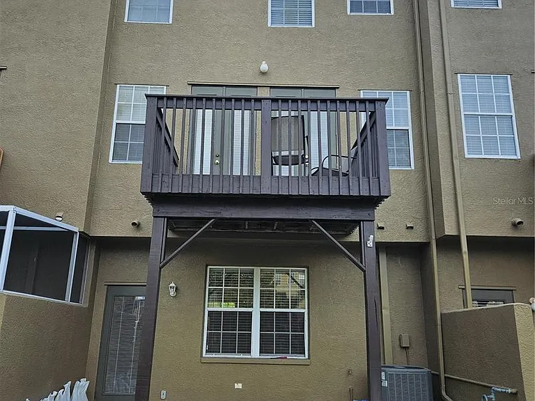 2927 Pointeview Dr — Photo 8