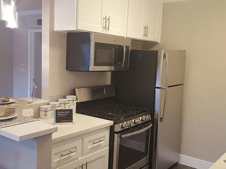4225 Longridge Ave — Photo 27