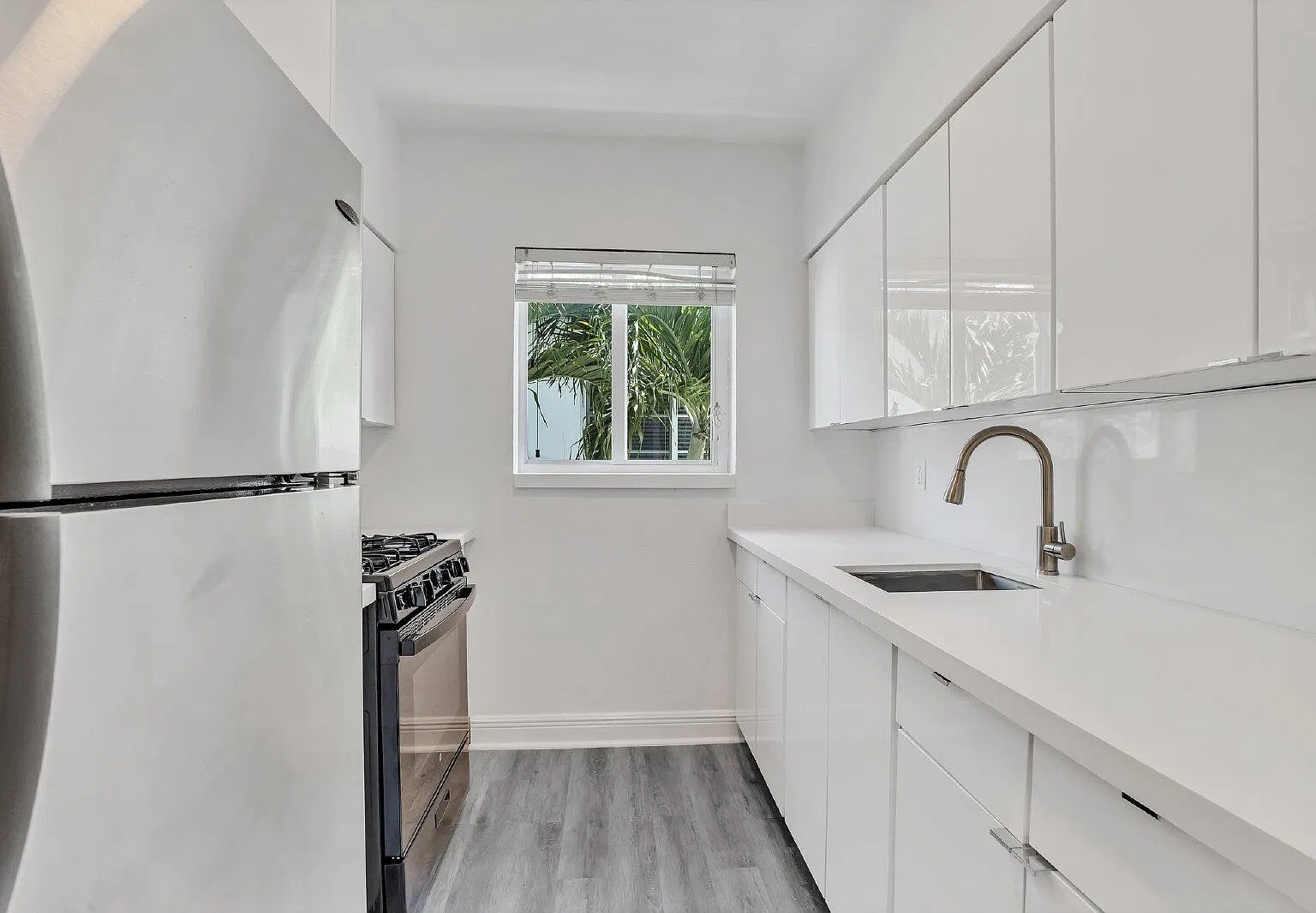 2 bed, 1.0 bath, 800 sqft, $2,100 — Photo 2