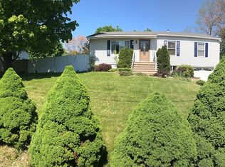 27 Fairfax Rd, Fishkill, NY 12524