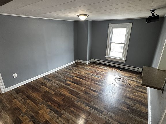 4th image of 1 Sitgreaves St #1B