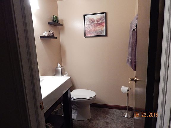 5th image of 29W358 Thornwood Ln