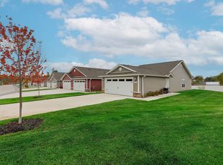 Redwood Holt, Holt, MI 48842
