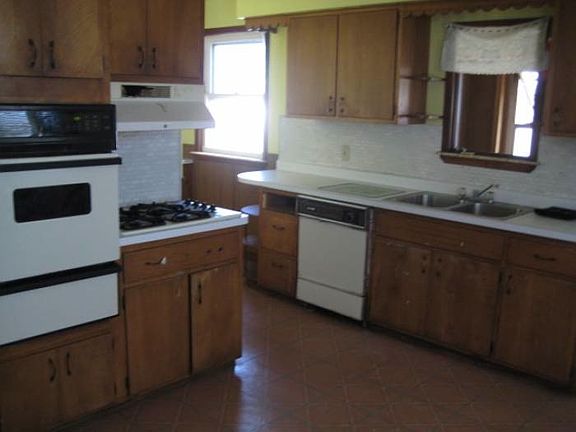 2nd image of 3330 Marvin Ave