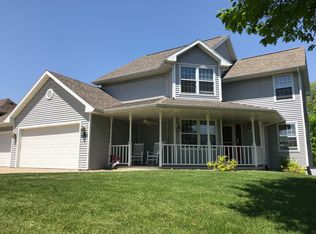 1008 Big Rock Park Rd, Pella, IA 50219