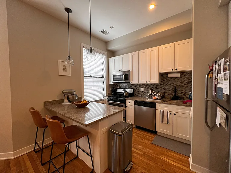 609 W Oakdale Ave #41 — Photo 2