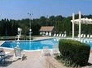 6 Cheyenne Ct, Coram, NY 11727