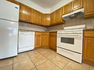 24-47 44th St APT 3B, Astoria, NY 11103